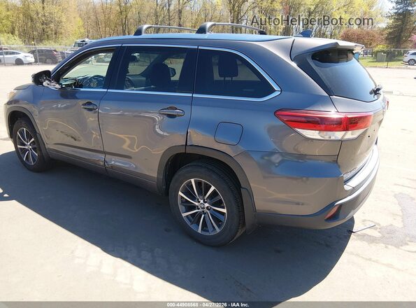5TDJZRFH9JS486897 2018 TOYOTA LE Gray Rear left