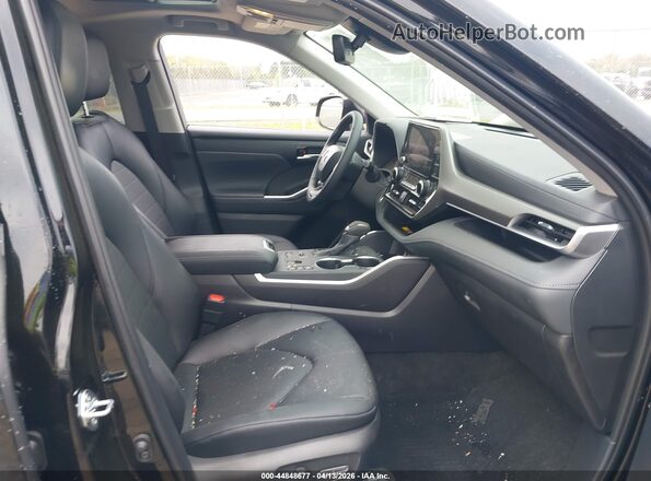 5TDKDRBH2TS602209 2026 TOYOTA LE Black Вид салону спереду