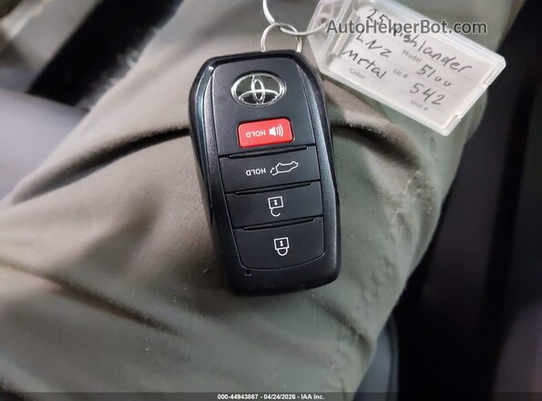 5TDKDRBH5SS580835 2025 TOYOTA LE Silver Dashboard view