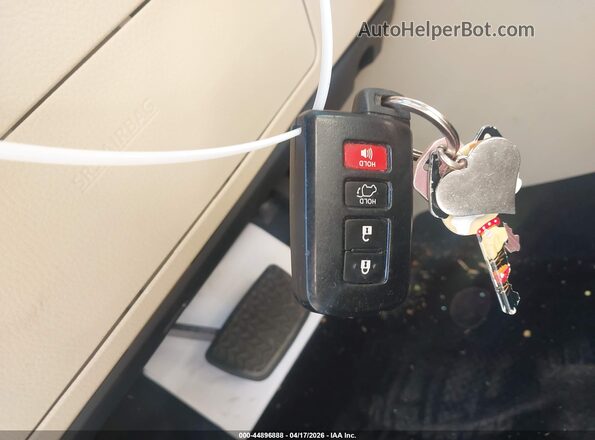 5TDKKRFH2GS175457 2016 TOYOTA LE Белый Вид панели приборов