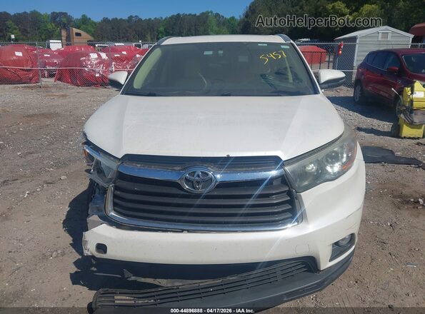5TDKKRFH2GS175457 2016 TOYOTA LE Белый Вид задней части салона