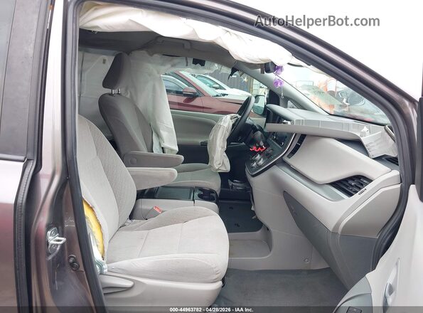 5TDKZ3DC7LS023426 2020 TOYOTA LE Gray Вид салону спереду