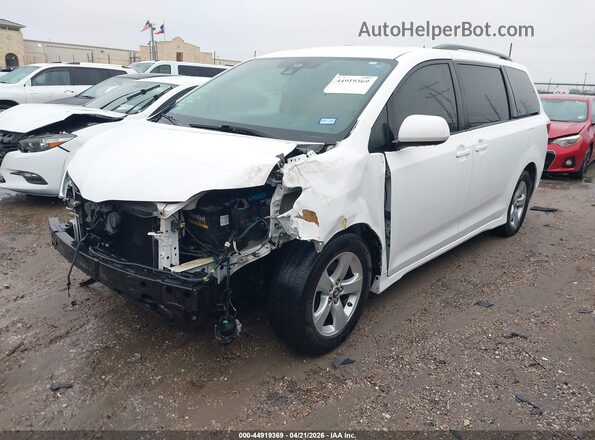 5TDKZ3DC8JS921658 2018 TOYOTA LE White Przód lewy