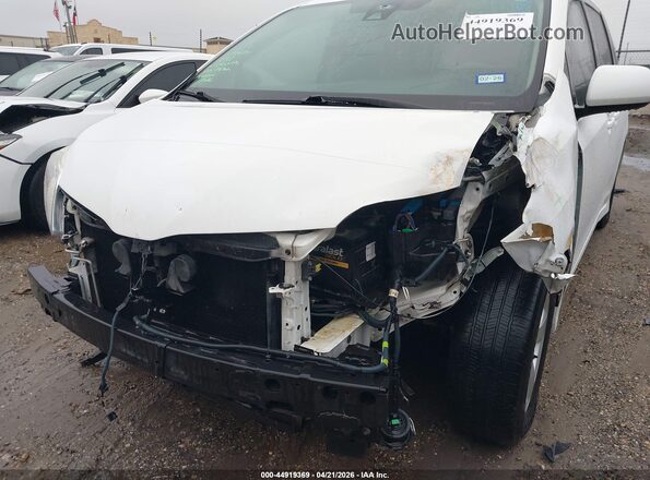 5TDKZ3DC8JS921658 2018 TOYOTA LE White Widok z przodu