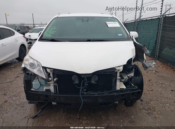 5TDKZ3DC8JS921658 2018 TOYOTA LE White Widok wnętrza z tyłu