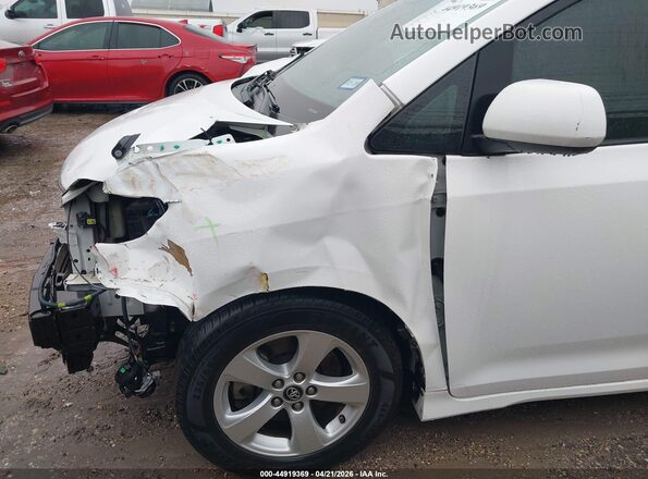 5TDKZ3DC8JS921658 2018 TOYOTA LE White 