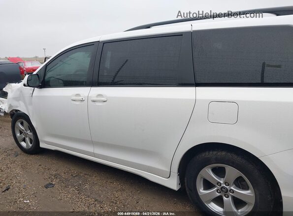 5TDKZ3DC8JS921658 2018 TOYOTA LE White 