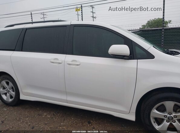 5TDKZ3DC8JS921658 2018 TOYOTA LE White Widok wnętrza 360 stopni