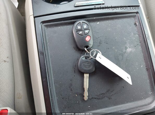 5TDKZ3DC9HS857561 2017 TOYOTA LE Gold წინა პანელის ხედი