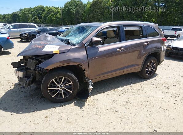 5TDKZRFH1JS247509 2018 TOYOTA LE Brown Առջևի ձախ երեք քառորդ տեսարան
