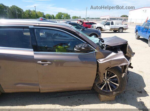 5TDKZRFH1JS247509 2018 TOYOTA LE Brown 