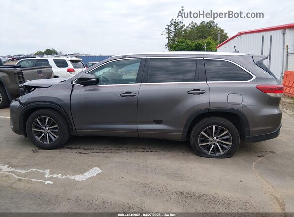 5TDKZRFH5HS515567 2017 TOYOTA LE Gray 
