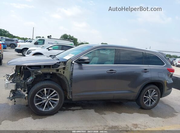 5TDKZRFH6JS541004 2018 TOYOTA LE Gray 