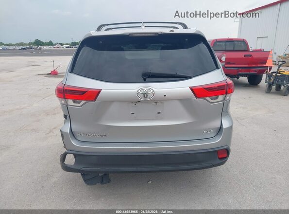 5TDKZRFH8JS534376 2018 TOYOTA LE Silver 