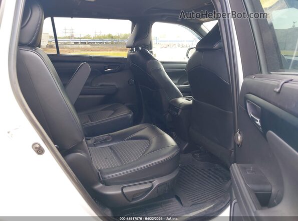 5TDLZRBH0NS241751 2022 TOYOTA HIGHLANDER White 
