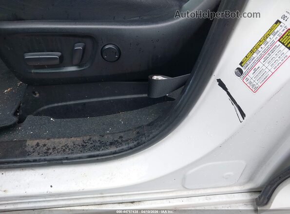 5TDXZ3DC6LS064149 2020 TOYOTA SIENNA White Front view