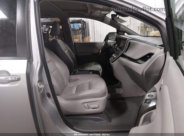 5TDYZ3DC2LS053735 2020 TOYOTA LE Silver Սալոնի դիմացի տեսք