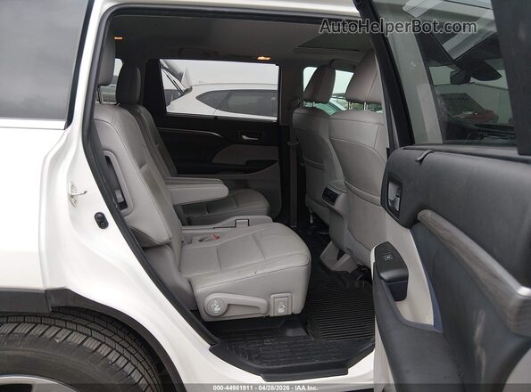 5TDYZRFH8JS288682 2018 TOYOTA LIMITED Белый Вид наклейки с VIN-кодом