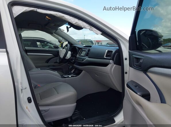 5TDZARFH2JS037085 2018 TOYOTA LE White Widok wnętrza z przodu