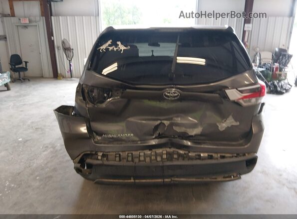 5TDZZRFH0JS263960 2018 TOYOTA LE Gray 