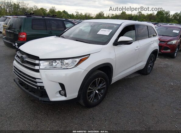 5TDZZRFH3JS258011 2018 TOYOTA LE White წინა მარცხენა ხედი სამი მეოთხედიდან
