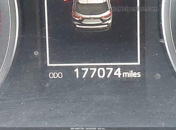 5TDZZRFH6JS245737 2018 TOYOTA LE Black 