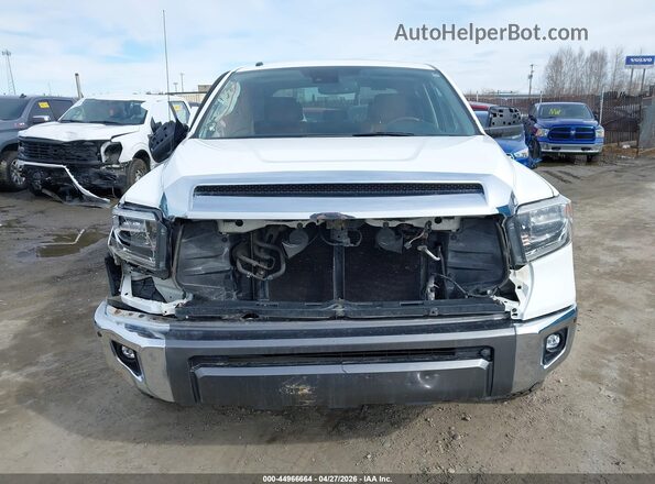 5TFAY5F19JX753397 2018 TOYOTA TUNDRA White Vista interior trasera