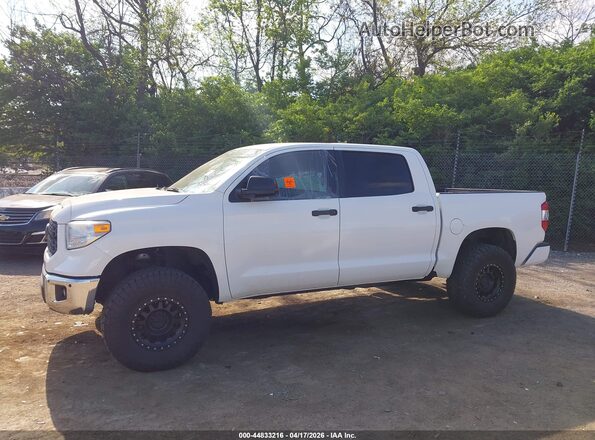 5TFDY5F17HX608348 2017 TOYOTA TUNDRA White Front view