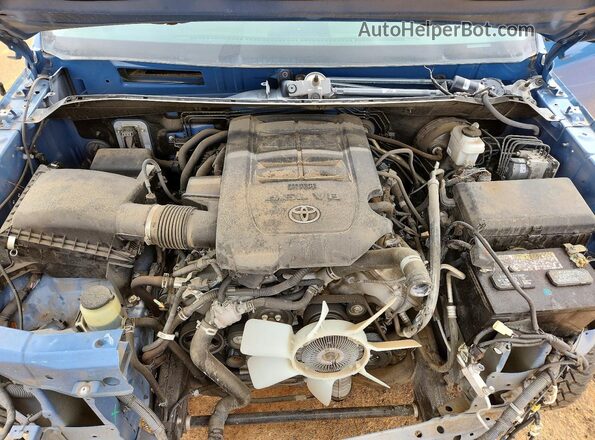 5TFEM5F17KX138152 2019 TOYOTA TUNDRA Blue Widok wnętrza z tyłu