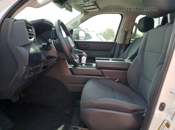 5TFKB5CD8PX001610 2023 TOYOTA TUNDRA White Widok wnętrza z przodu