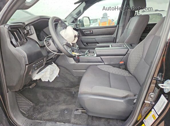 5TFKB5DB0TX345567 2026 TOYOTA TUNDRA Черный Вид салона спереди