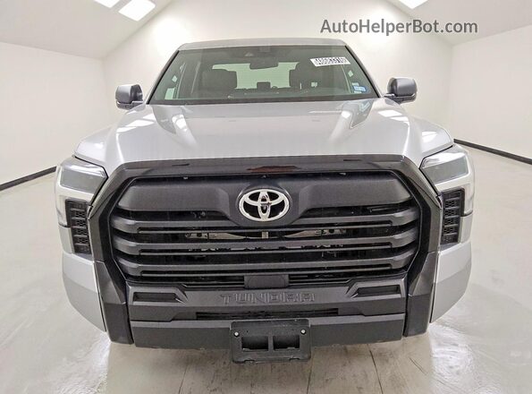 5TFKB5DB3SX311735 2025 TOYOTA TUNDRA Silver Widok z przodu