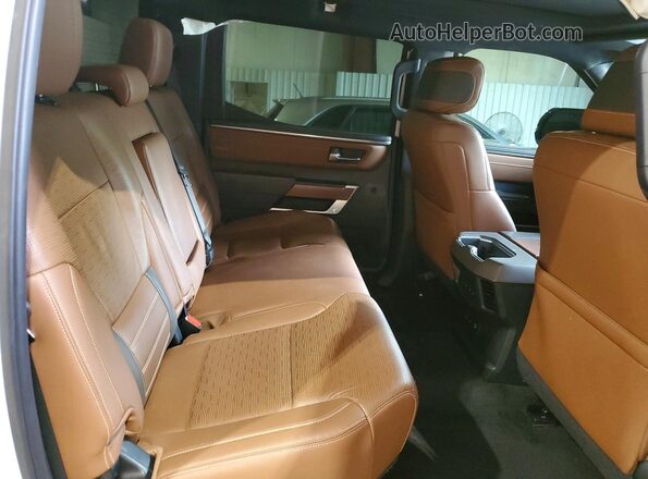 5TFMA5DB9NX040101 2022 TOYOTA TUNDRA Белый Вид задних сидений