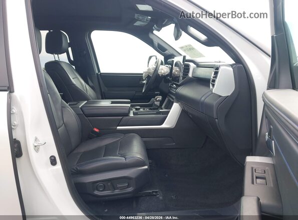 5TFNA5DB4RX200220 2024 TOYOTA TUNDRA Белый Вид салона спереди