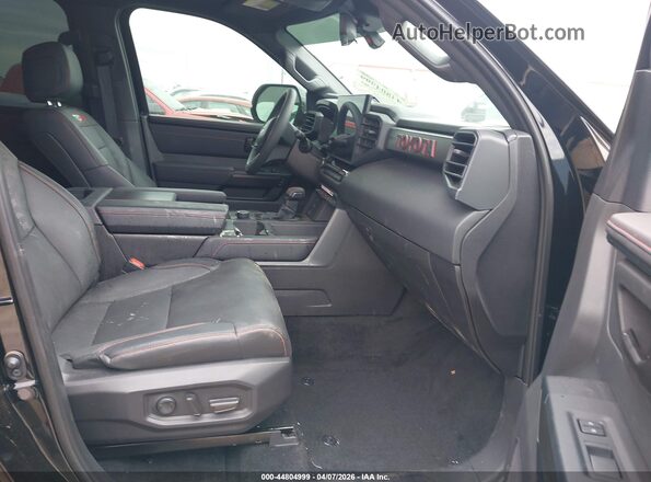 5TFPC5DB3SX105429 2025 TOYOTA TUNDRA HYBRID Черный Вид салона спереди