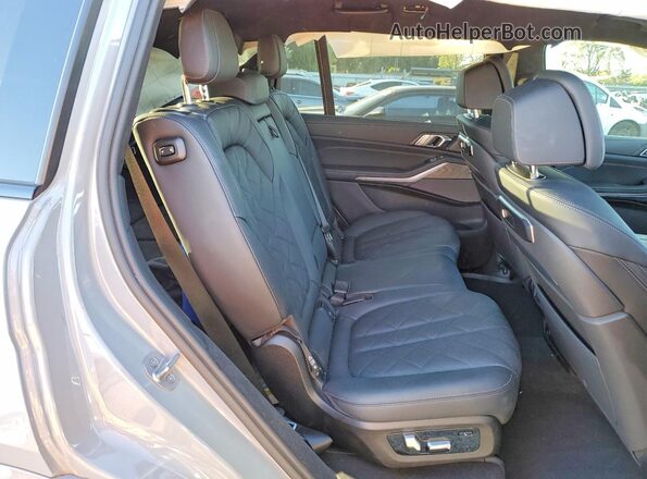5UX23EM00P9N52688 2023 BMW X7 Серый Вид задней части салона