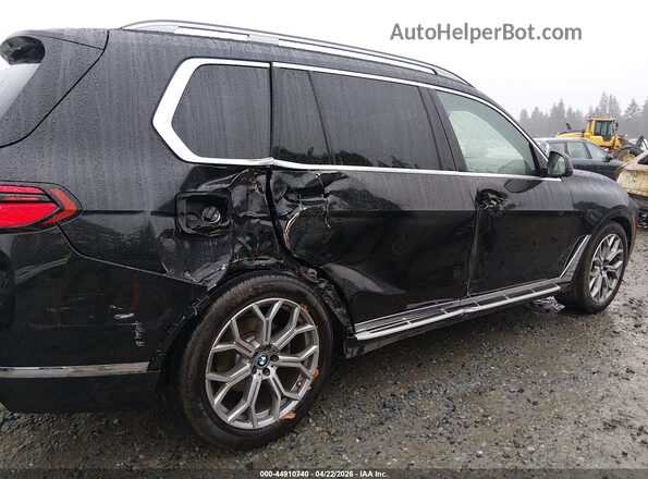 5UX23EM00R9V51026 2024 BMW X7 Черный Вид спереди