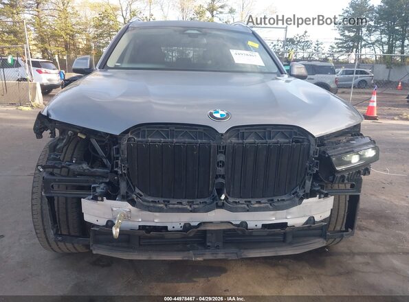 5UX23EM00S9W58440 2025 BMW X7 Серый Вид задней части салона
