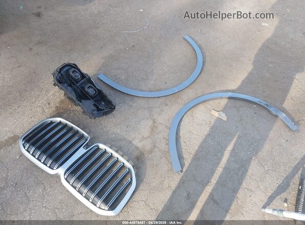 5UX23EM00S9W58440 2025 BMW X7 Серый Вид щитка приборов
