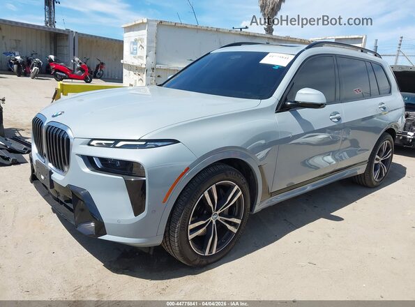 5UX23EM01P9N85182 2023 BMW X7 Gray წინა მარცხენა ხედი სამი მეოთხედიდან