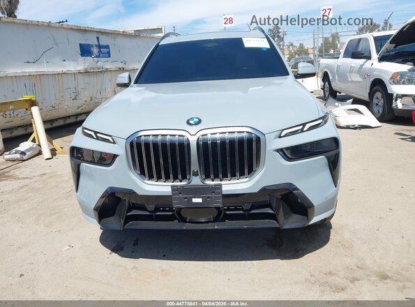 5UX23EM01P9N85182 2023 BMW X7 Gray ხელსაწყოთა პანელის ხედი