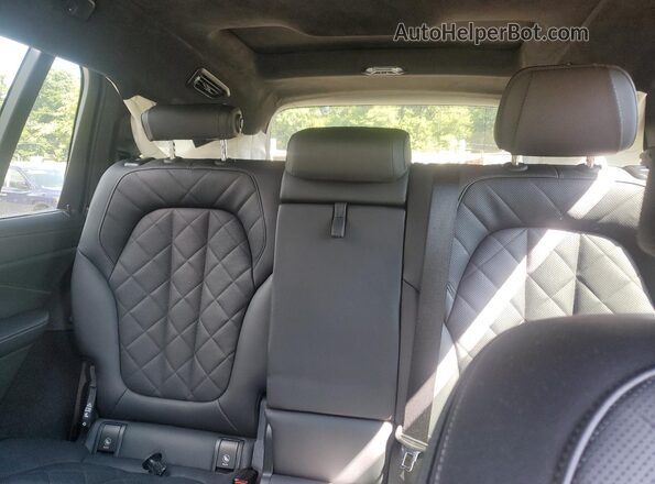 5UX23EM01P9P25098 2023 BMW X7 Белый Вид задних сидений