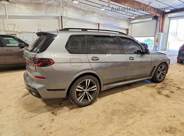 5UX23EM02S9Z45441 2025 BMW X7 Gray Rear right