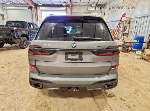 5UX23EM02S9Z45441 2025 BMW X7 Gray Rear view