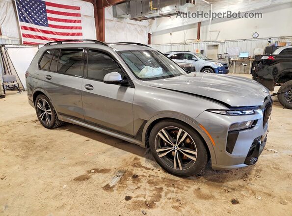 5UX23EM02S9Z45441 2025 BMW X7 Gray Front right