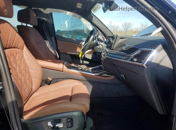 5UX23EM02T9025908 2026 BMW X7 Черный Вид салона спереди