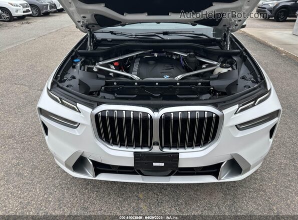 5UX23EM03R9U24321 2024 BMW X7 Белый Вид сзади