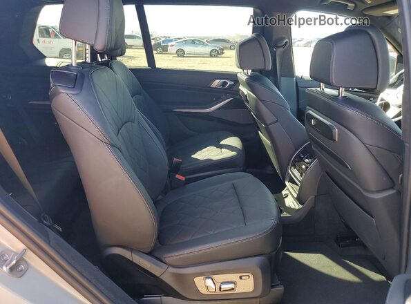 5UX23EM04P9N84656 2023 BMW X7 Gray Rear interior view