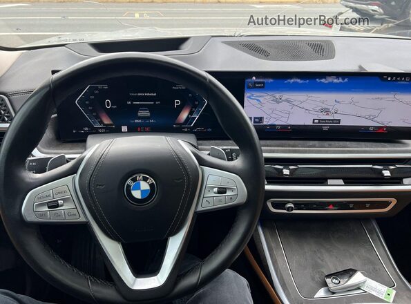 5UX23EM06P9R65571 2023 BMW X7 White Front interior view