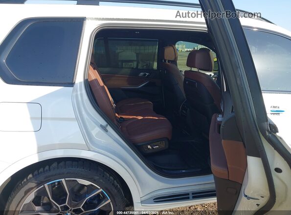 5UX23EM07S9W44955 2025 BMW X7 White Вид наклейки з VIN-кодом